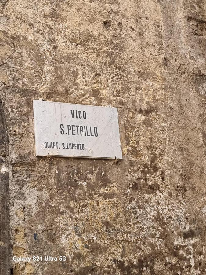 Ferienwohnung Dint ' O Vico San Petrillo Neapel Exterior foto
